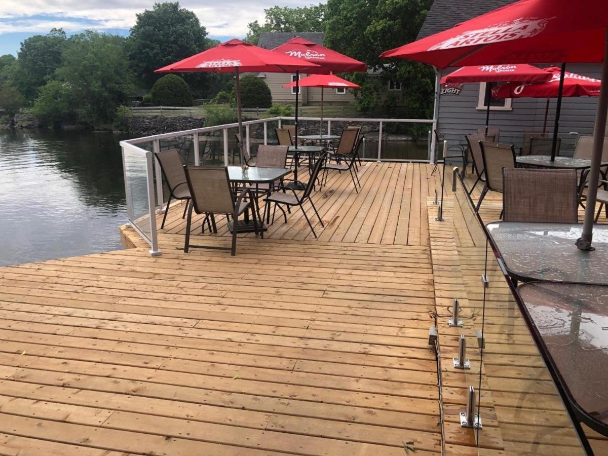 The Bobcaygeon Inn מראה חיצוני תמונה