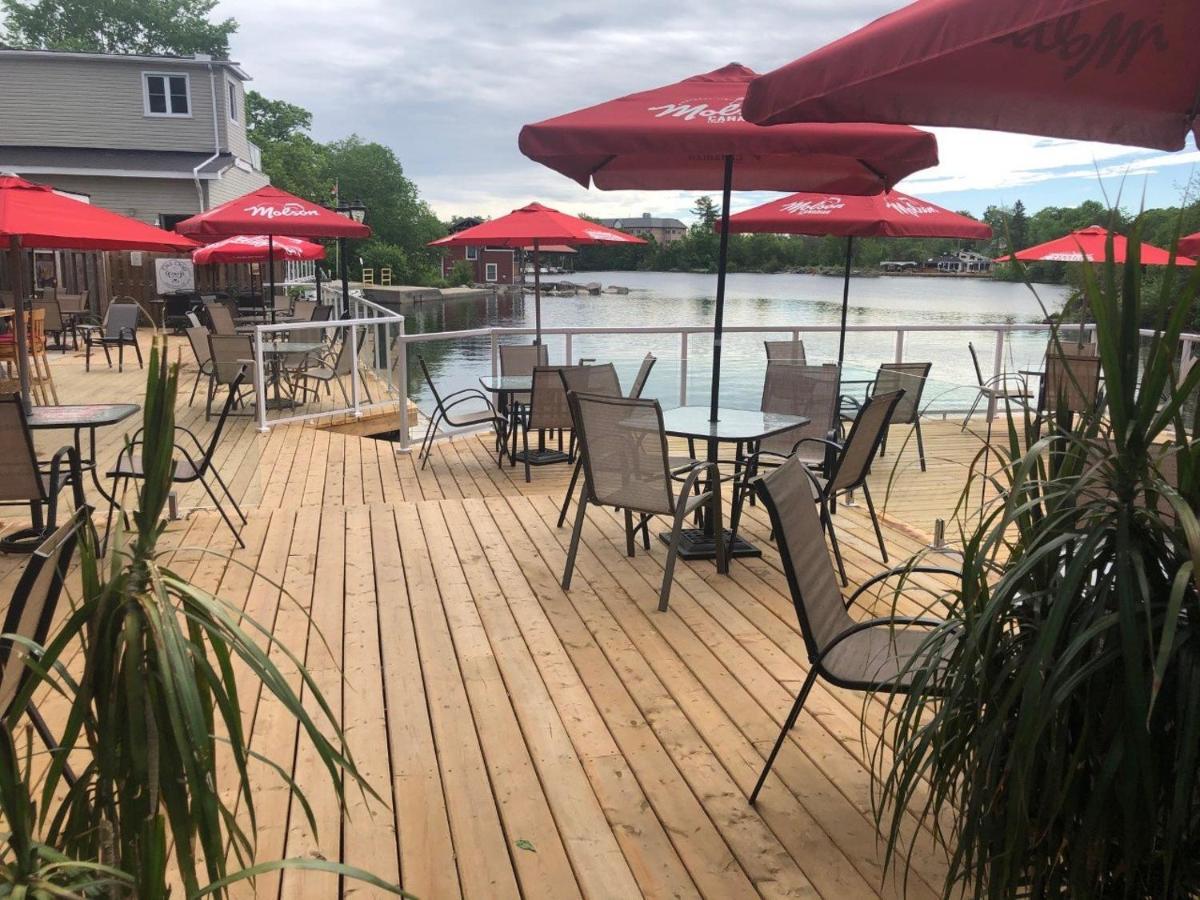The Bobcaygeon Inn מראה חיצוני תמונה