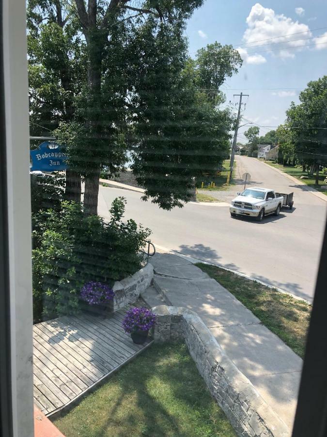 The Bobcaygeon Inn מראה חיצוני תמונה