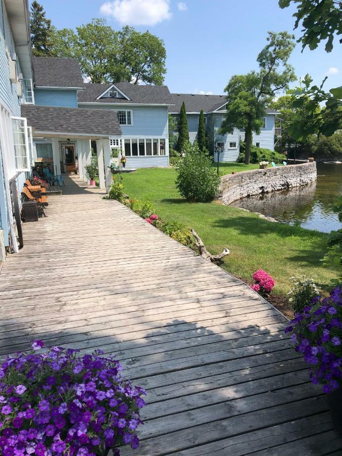 The Bobcaygeon Inn מראה חיצוני תמונה