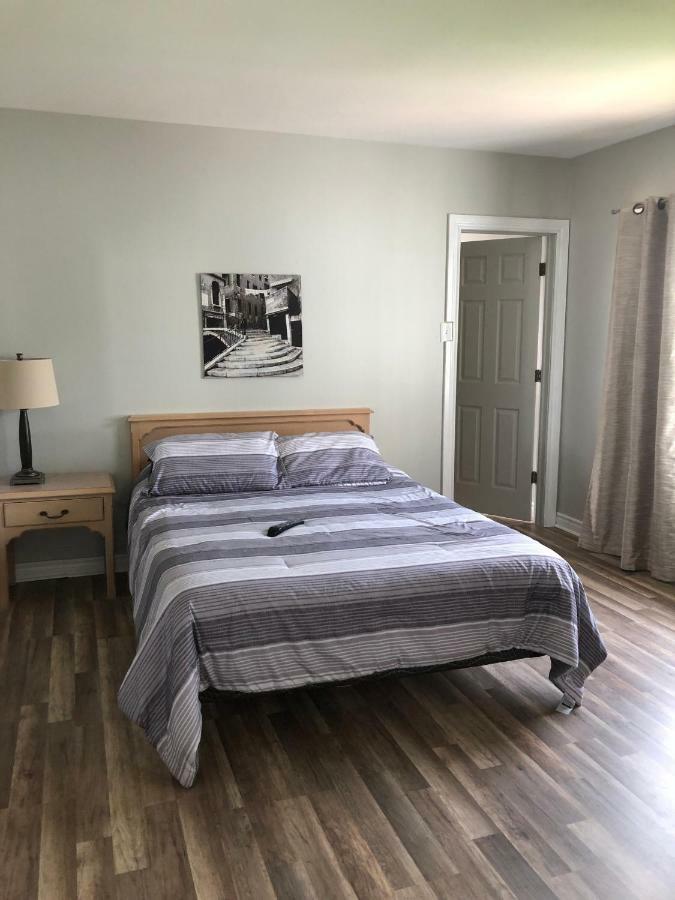 The Bobcaygeon Inn מראה חיצוני תמונה
