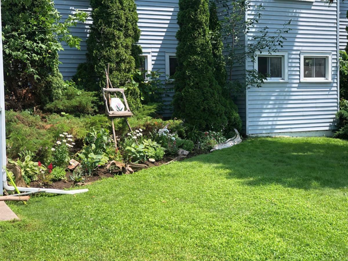 The Bobcaygeon Inn מראה חיצוני תמונה