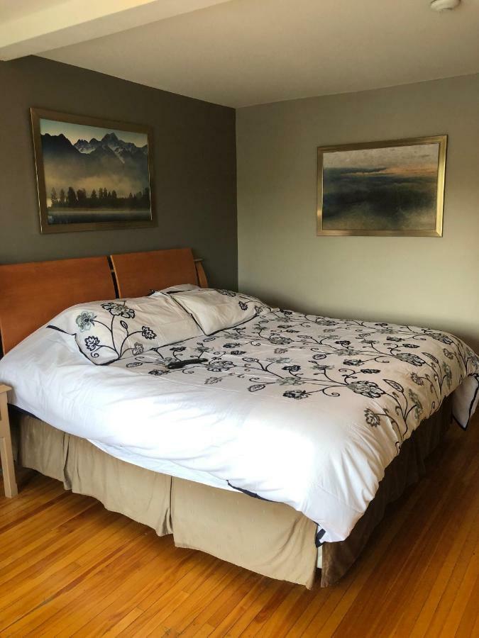 The Bobcaygeon Inn מראה חיצוני תמונה