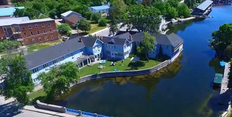 The Bobcaygeon Inn מראה חיצוני תמונה